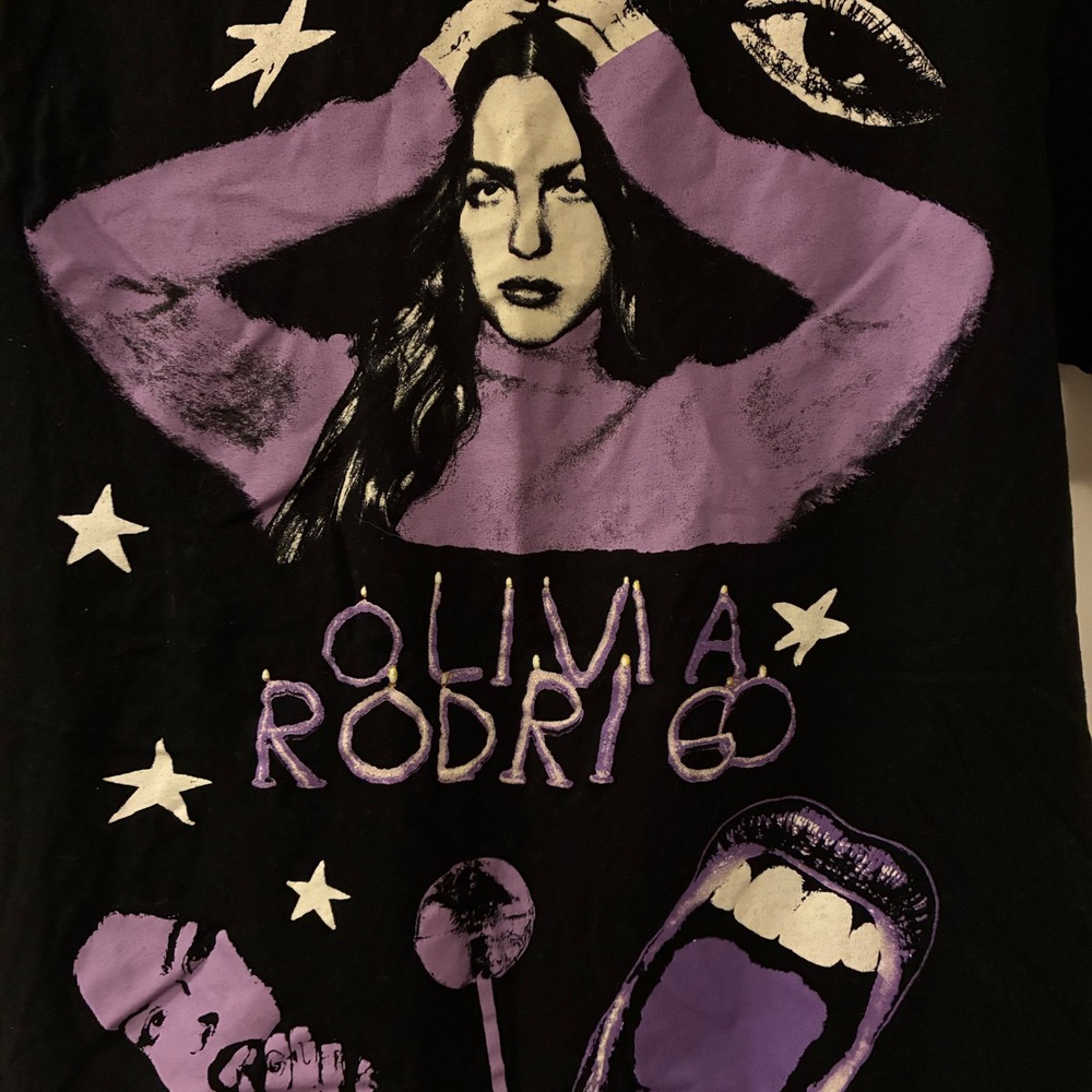 Olivia Rodrigo Official Black Graphic T-Shirt Pop Star Music Concert Size Medium
